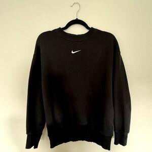Nike Oversized Black Crewneck Sweatshirt